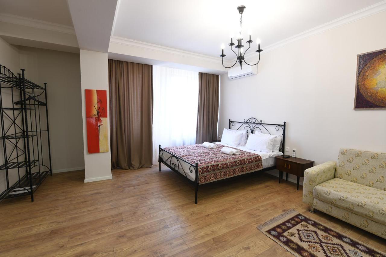 Batoni Apartments Tbilisi Esterno foto