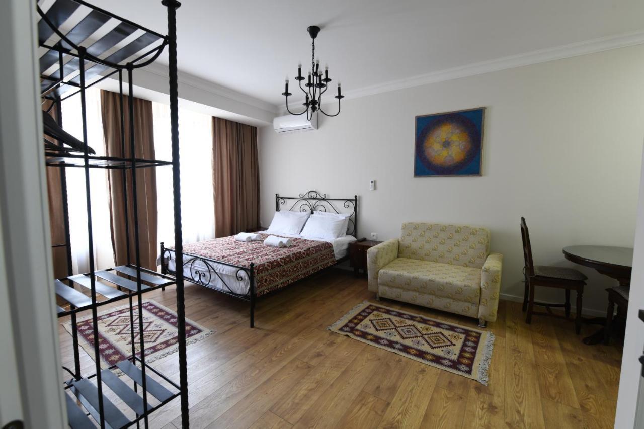 Batoni Apartments Tbilisi Esterno foto